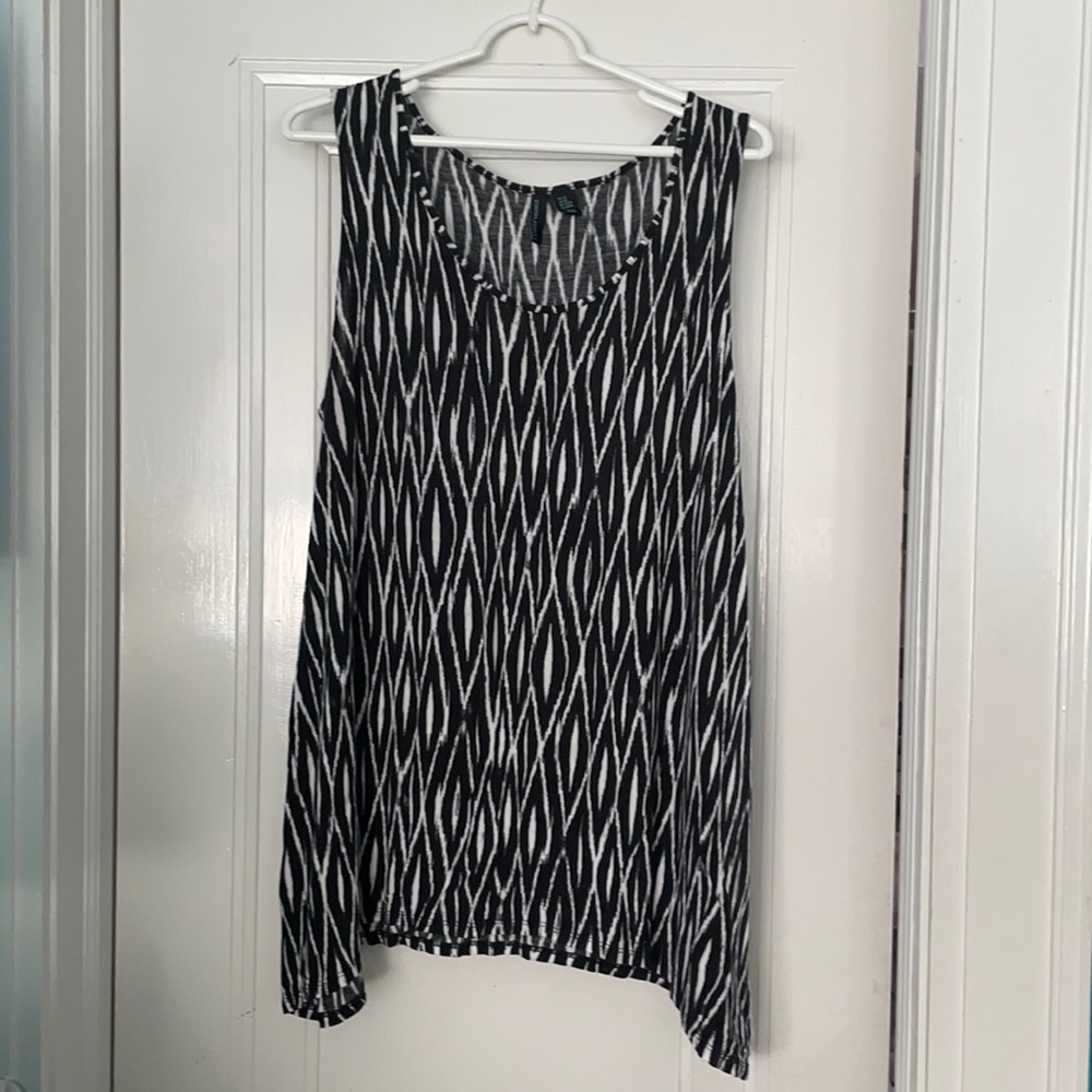 Black and white tank top